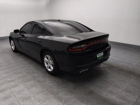 Used 2019 Dodge Charger SXT RWD image 5