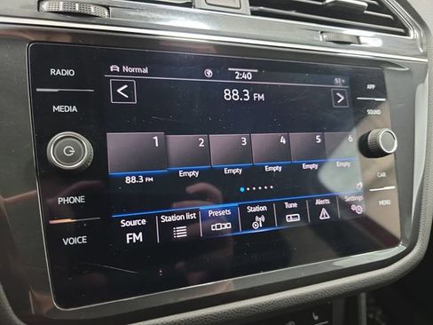 Used 2023 Volkswagen Tiguan SE w/ Panoramic Sunroof Package AWD/4WD image 20