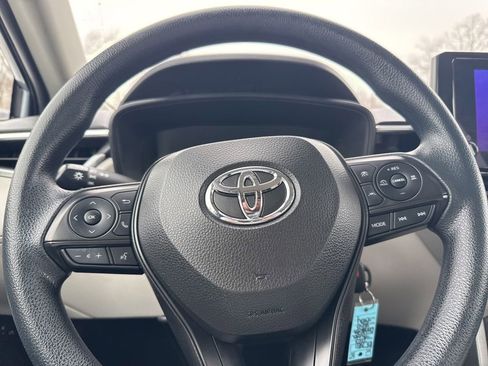 Used 2023 Toyota Corolla Cross L image 20