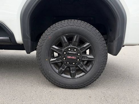 Used 2024 GMC Sierra 2500 AT4 w/ AT4 Premium Plus Package AWD/4WD image 34