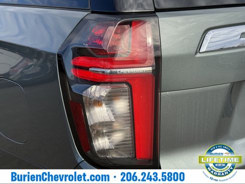 Used 2023 Chevrolet Suburban Premier image 36