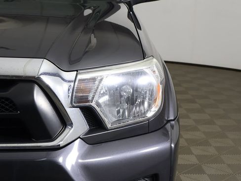 Used 2014 Toyota Tacoma 4x4 Double Cab w/ SR5 Package image 11