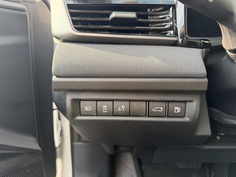 Used 2025 Toyota Camry LE AWD/4WD image 13