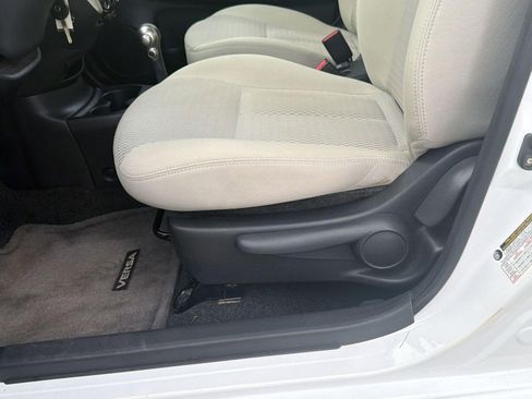Used 2015 Nissan Versa Note SV FWD image 13