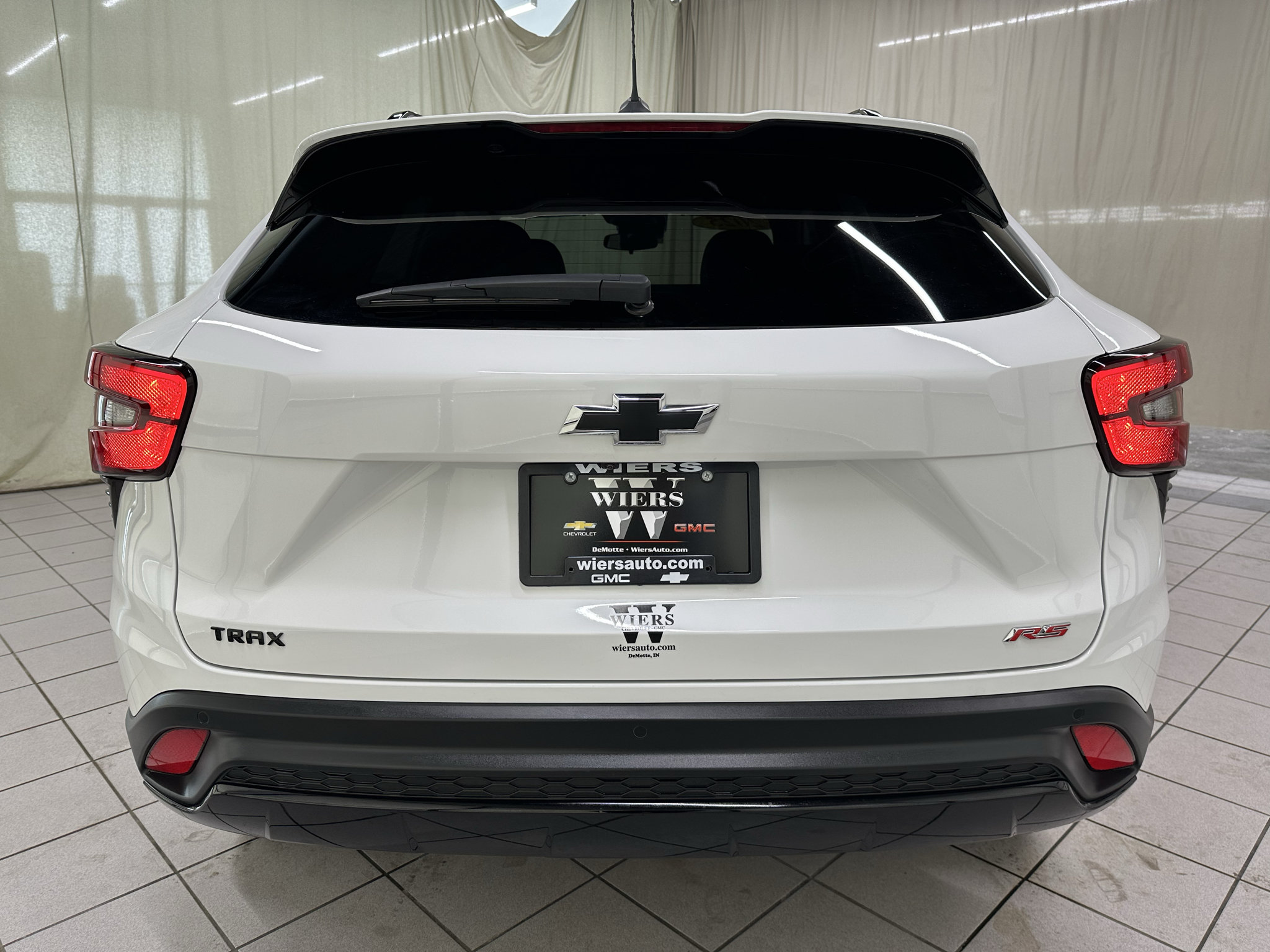Used 2025 Chevrolet Trax RS w/ Sunroof Package FWD image 5
