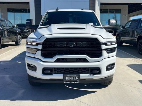 New 2026 RAM 2500 Laramie AWD/4WD image 8