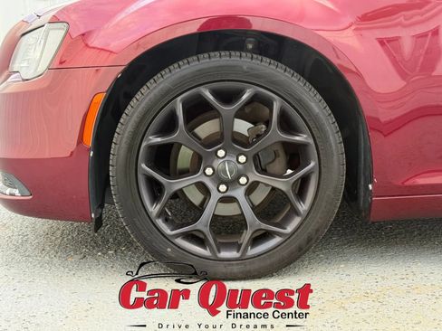 Used 2019 Chrysler 300 Touring w/ Sport Appearance Package RWD image 20