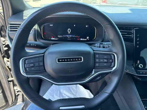 Used 2022 Jeep Wagoneer Series II w/ Premium Group I AWD/4WD image 13