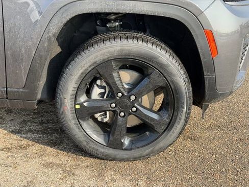 New 2026 Jeep Grand Cherokee L Limited image 6