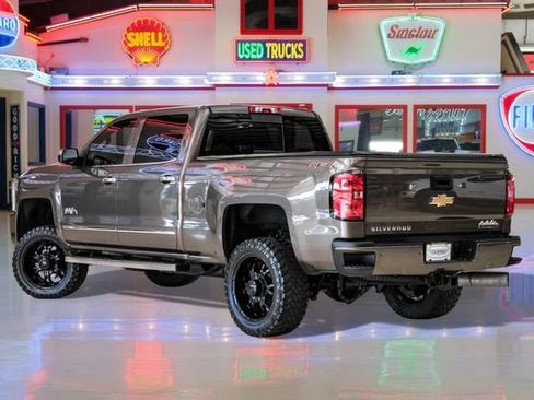 Used 2015 Chevrolet Silverado 2500 High Country w/ Duramax Plus Package image 4