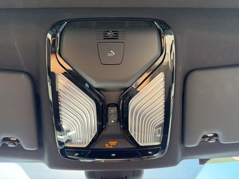 Used 2025 BMW 440i xDrive Coupe w/ Premium Package image 22