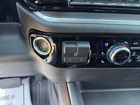 New 2026 GMC Sierra 2500 SLT w/ SLT Premium Package image 18