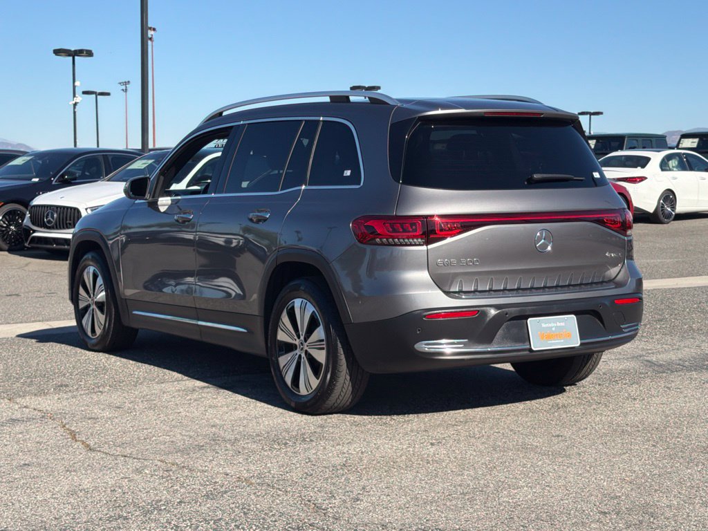 Used 2023 Mercedes-Benz EQB 300 4MATIC image 10