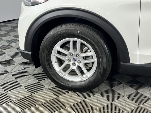 Used 2025 Ford Explorer Active image 10