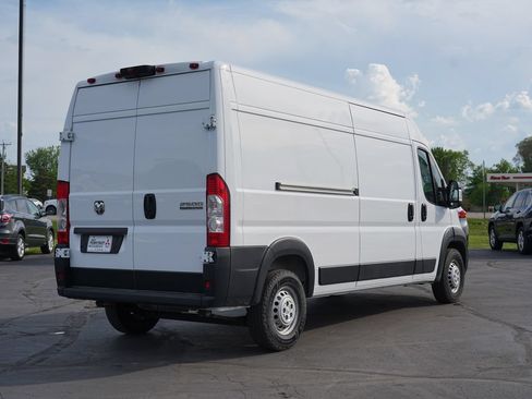 Used 2024 RAM ProMaster 2500 w/ Convenience Group FWD image 3