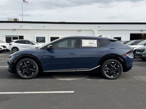 New 2026 Kia EV6 Wind RWD image 7
