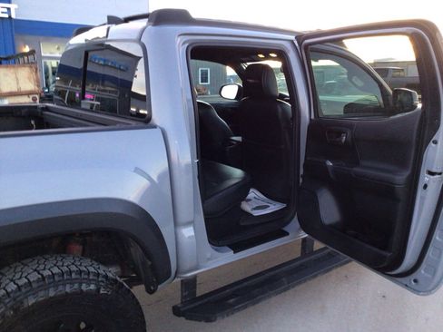 Used 2017 Toyota Tacoma TRD Pro image 17