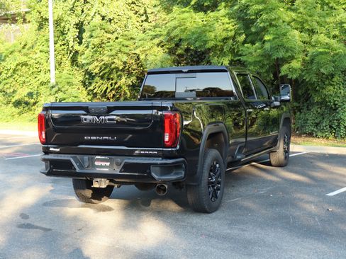 Used 2023 GMC Sierra 3500 Denali w/ Denali Black Diamond Edition AWD/4WD image 9