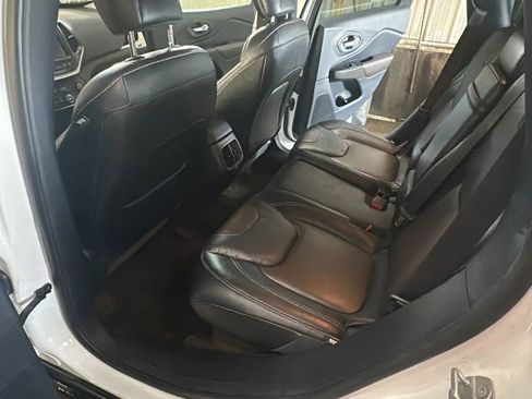 Used 2017 Jeep Cherokee Limited w/ Technology Group image 9