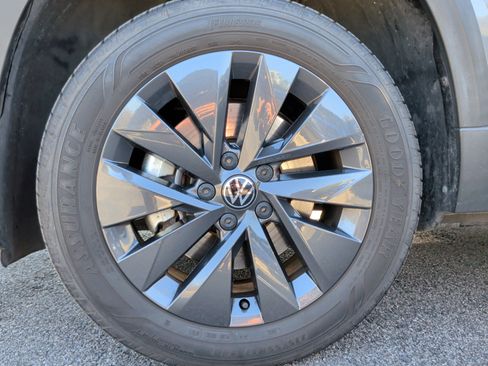 Used 2022 Volkswagen Taos S w/ IQ Drive S Package image 13