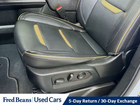 Used 2022 GMC Yukon XL AT4 AWD/4WD image 22