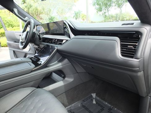 Used 2025 INFINITI QX80 Autograph w/ Autograph Exterior Package AWD/4WD image 27