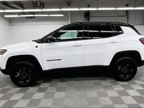 Used 2024 Jeep Compass Trailhawk w/ Trailhawk Elite Group AWD/4WD image 14