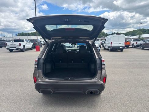 Used 2025 Subaru Forester Limited AWD/4WD image 9