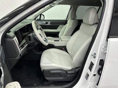 New 2026 Hyundai Santa Fe SE image 9