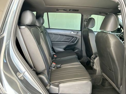 Certified 2024 Volkswagen Tiguan SE R-Line FWD image 32