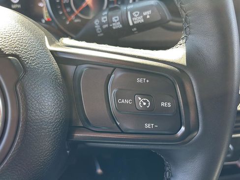 Used 2022 Jeep Wrangler Willys AWD/4WD image 28