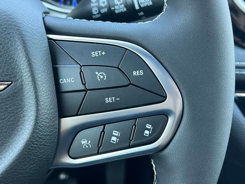 New 2026 Chrysler Pacifica Select FWD image 21