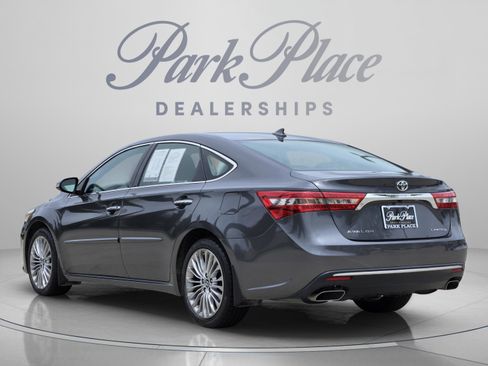 Used 2017 Toyota Avalon Limited FWD image 3
