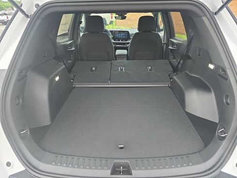 New 2026 Chevrolet Equinox LT w/ Safety and Technology Package AWD/4WD image 13