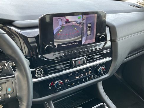 Used 2024 Nissan Pathfinder Platinum w/ Cargo Package AWD/4WD image 15