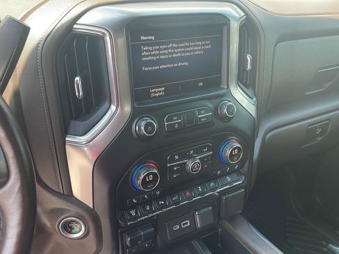 Used 2021 Chevrolet Silverado 2500 LTZ w/ LTZ Premium Package AWD/4WD image 17