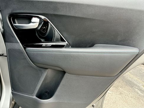 Used 2022 Kia Niro EX Premium w/ Cold Weather Package image 31