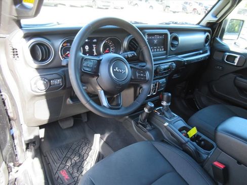 Used 2022 Jeep Wrangler Unlimited Sport image 15