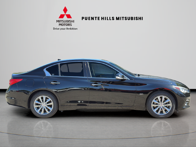 Used 2017 INFINITI Q50 2.0t w/ Moonroof Package RWD image 4
