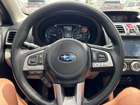 Used 2017 Subaru Forester 2.5i Premium AWD/4WD image 2