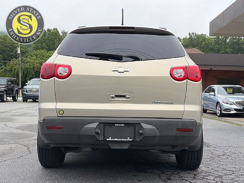 Used 2010 Chevrolet Traverse LT w/ Personal Connectivity Package FWD image 5