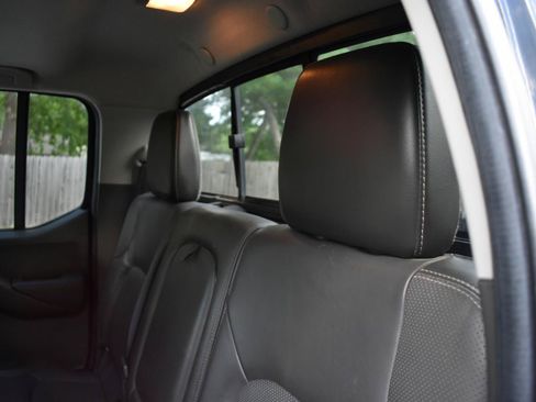 Used 2014 Nissan Frontier PRO-4X w/ Pro-4x Luxury Package AWD/4WD image 19