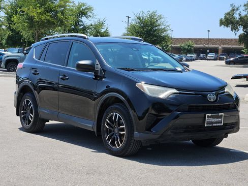 Used 2017 Toyota RAV4 LE w/ All Weather Liner Package AWD/4WD image 7