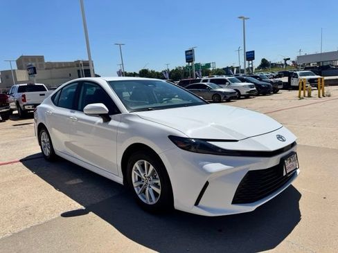 Used 2025 Toyota Camry LE FWD image 2