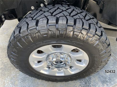 Used 2024 Ford F250 XLT w/ FX4 Off-Road Package image 17