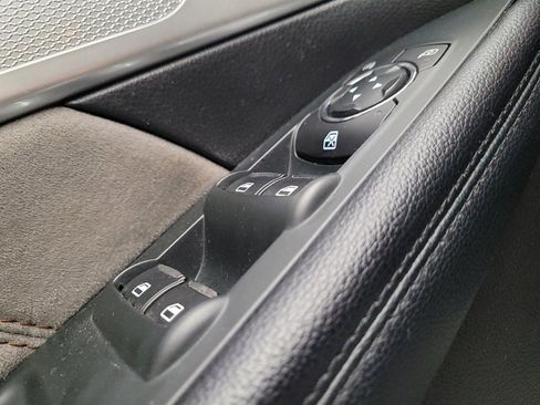 Used 2017 Ford Explorer XLT w/ Equipment Group 202A FWD image 27