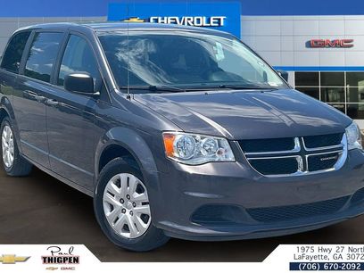 Used 2019 Dodge Grand Caravan SE w/ UConnect Hands-Free Group