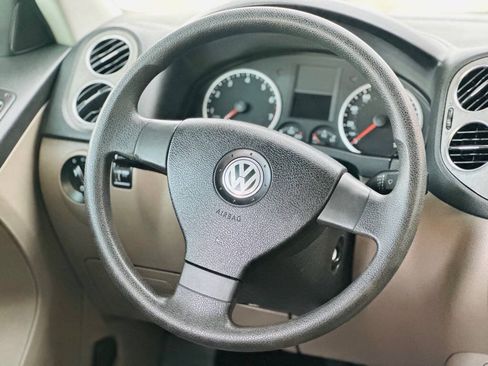 Used 2009 Volkswagen Tiguan S FWD image 8