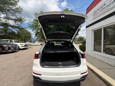 Used 2020 Audi Q3 2.0T Premium w/ Convenience Package AWD/4WD image 19