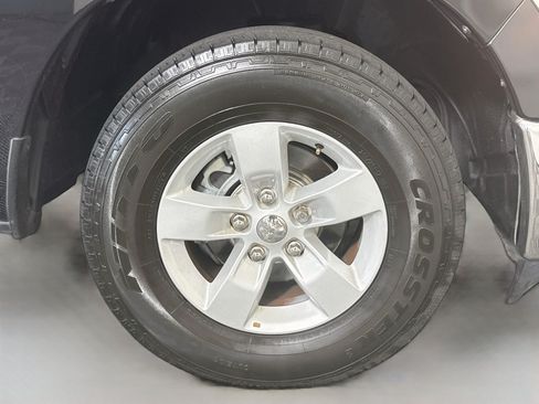 Used 2021 RAM 1500 Tradesman w/ Chrome Plus Package RWD image 31